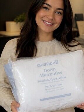 NEW Nestwell Down Alternative Firm Support Standard/Queen Size Pillow.